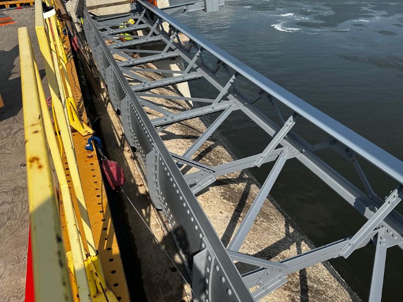 mid-city-steel-project-experience-civil-and-transportation-infrastructure-lock-and-dam-structure-800x600